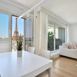 Apartment Magical Modern Eiffel Tower, The Million Dollar View, Paris